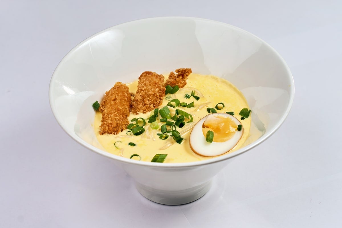 Сырный рамен с курицей